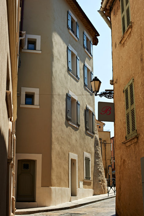 Häuserzeile in St. Tropez